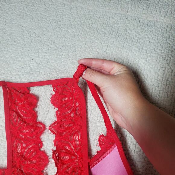 PINK Victoria's Secret Red Racerback Date Lightly Lined Bralette Size XS Lace - Picture 10 of 12